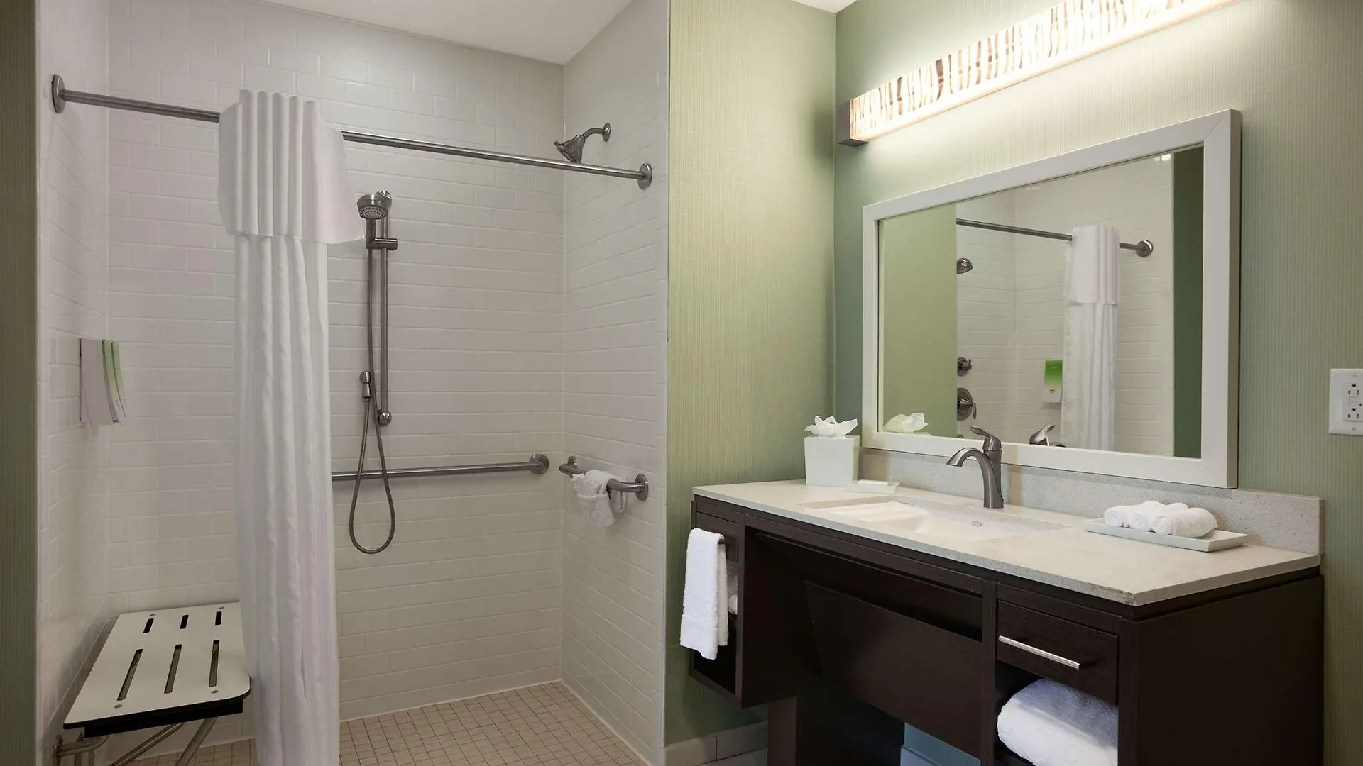 Home2 Suites Nashville Airport 3*,